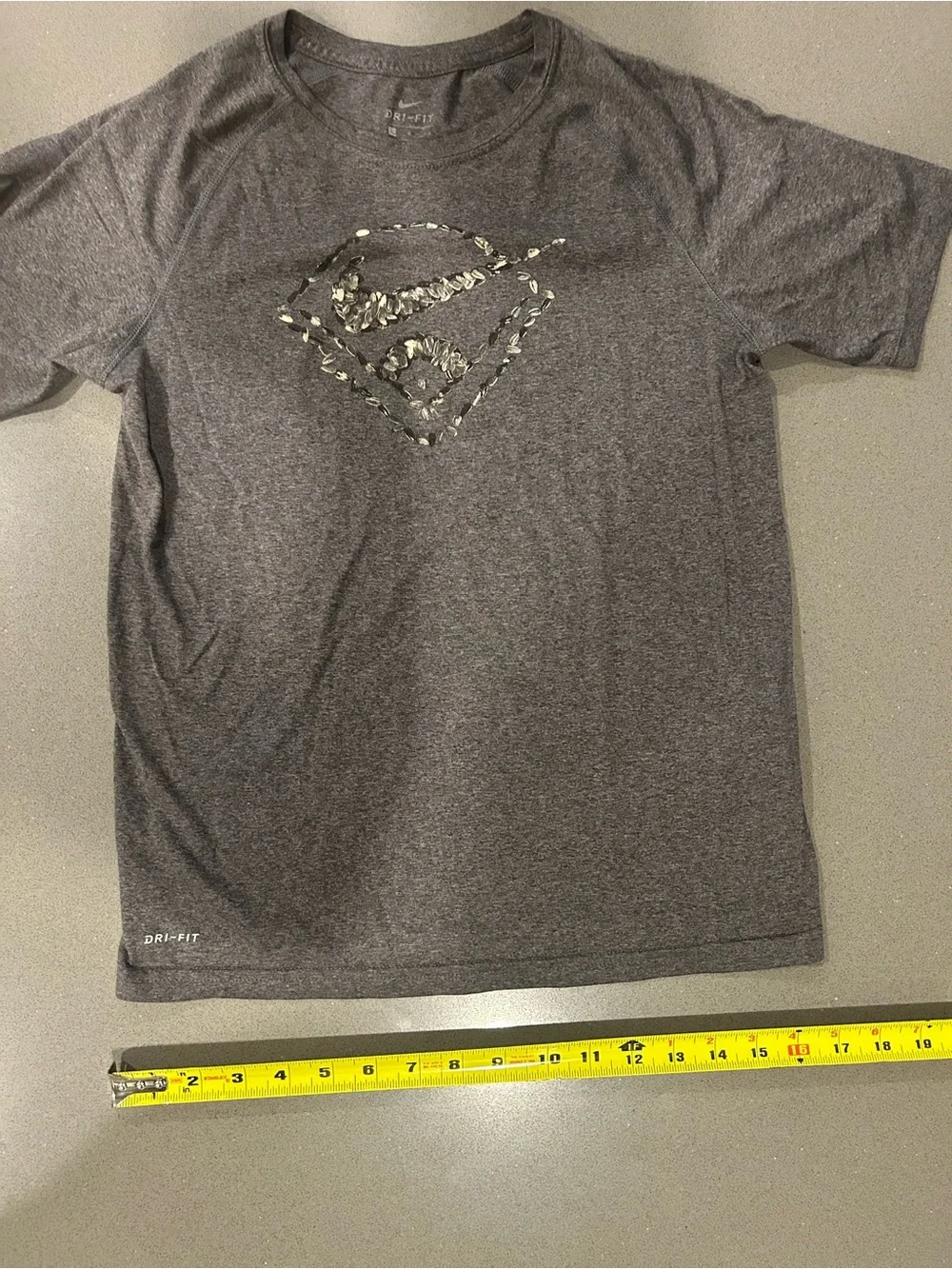 Kids Nike Dri-Fit Superman Graphic T-Shirt Size L 8-10.